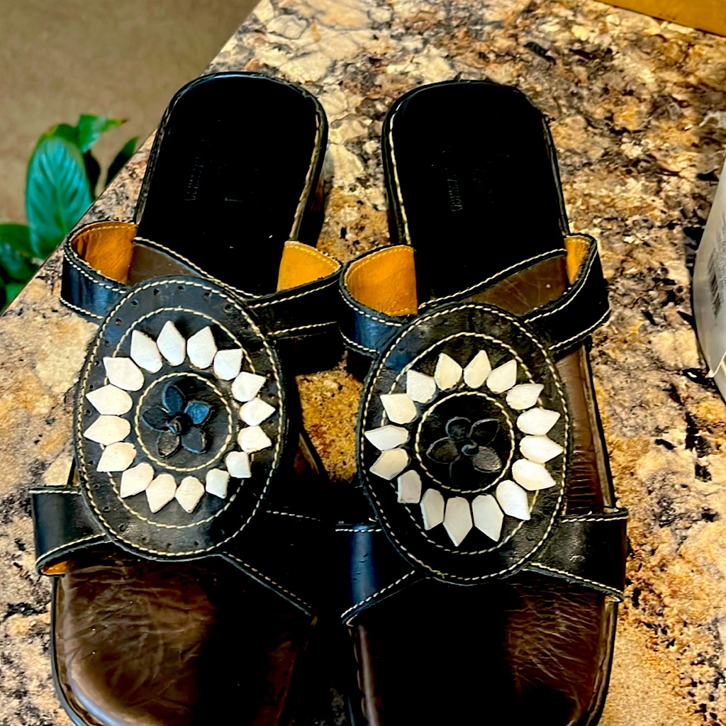 Preowned Tsonga Sandals